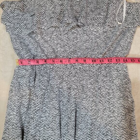 BCBGeneration‎ Zig Zag Black and White Striped Maxi Dress with Ruffled Top - Med - Picture 8 of 9